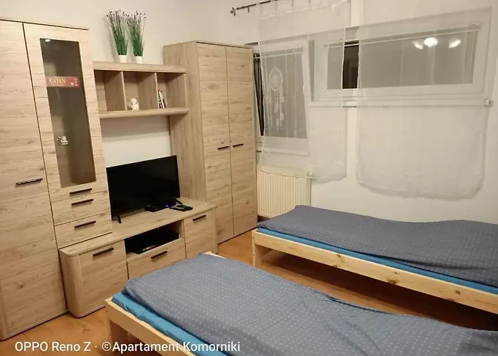 Apartament Komorniki アパート コモルニキ