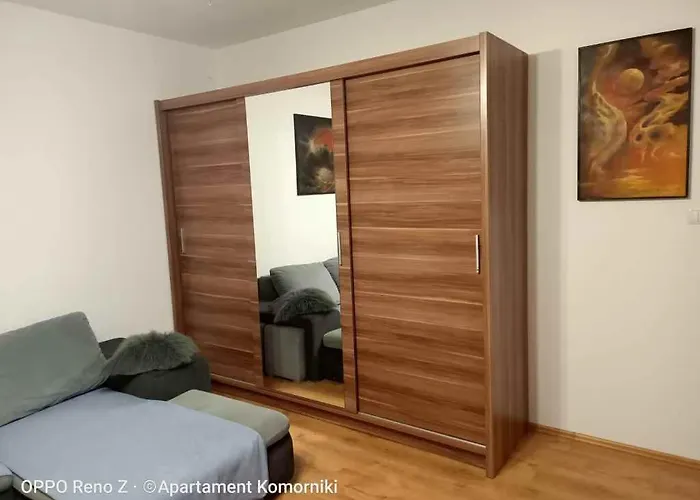 Apartament Komorniki アパート *