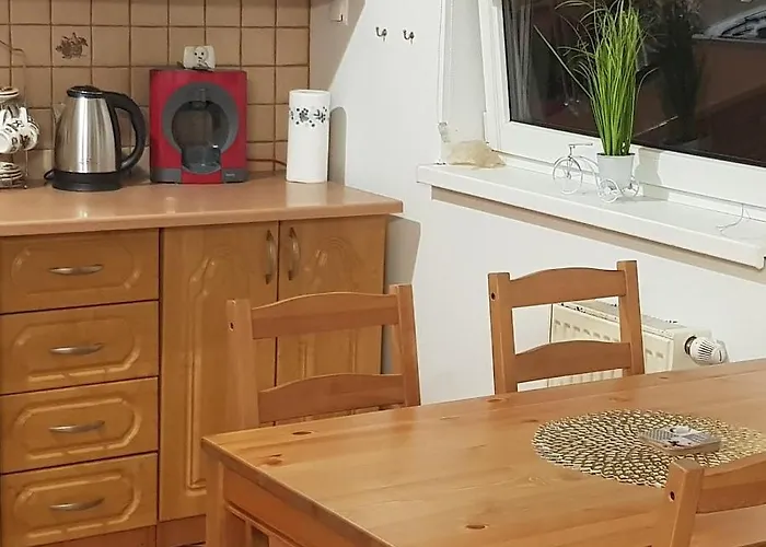 アパート Apartament Komorniki コモルニキ