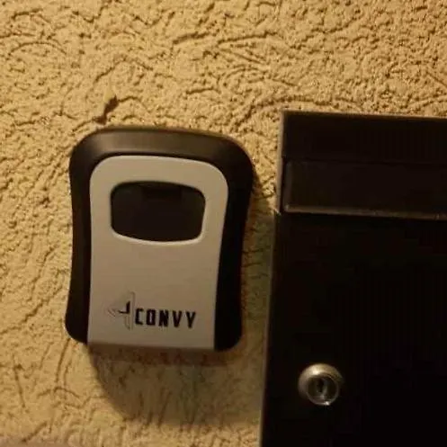 アパート Apartament Komorniki コモルニキ