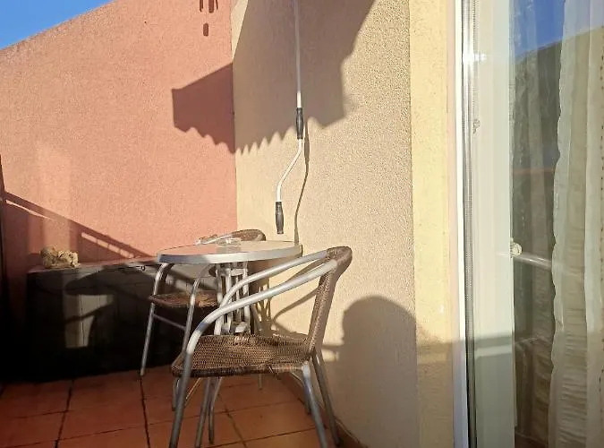 Apartament Komorniki アパート *